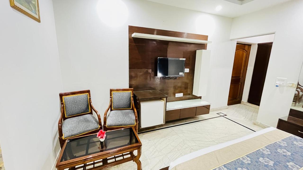 Hotel Starline Sector 28 Gurgaon Exterior foto